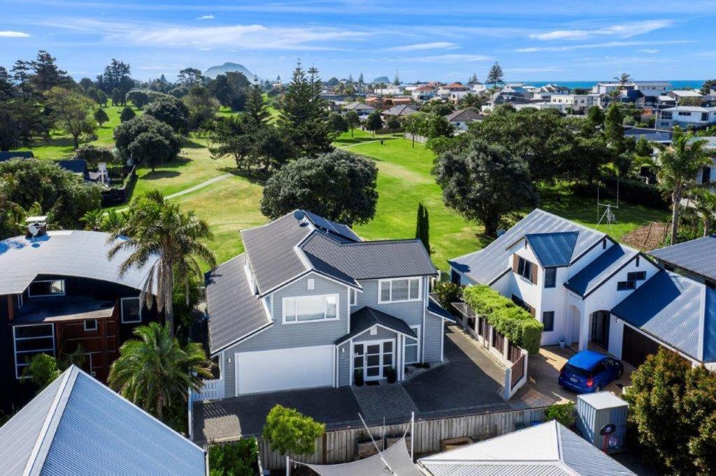 Stunning Tranquil Home With Green Space Views Mount Maunganui Bagian luar foto