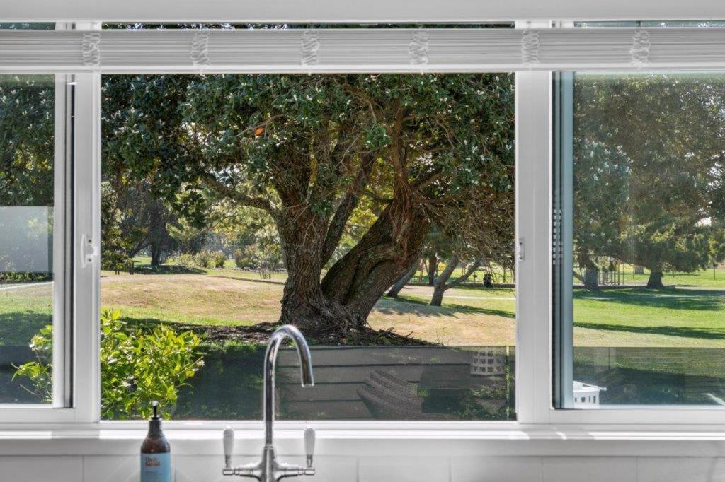 Stunning Tranquil Home With Green Space Views Mount Maunganui Bagian luar foto